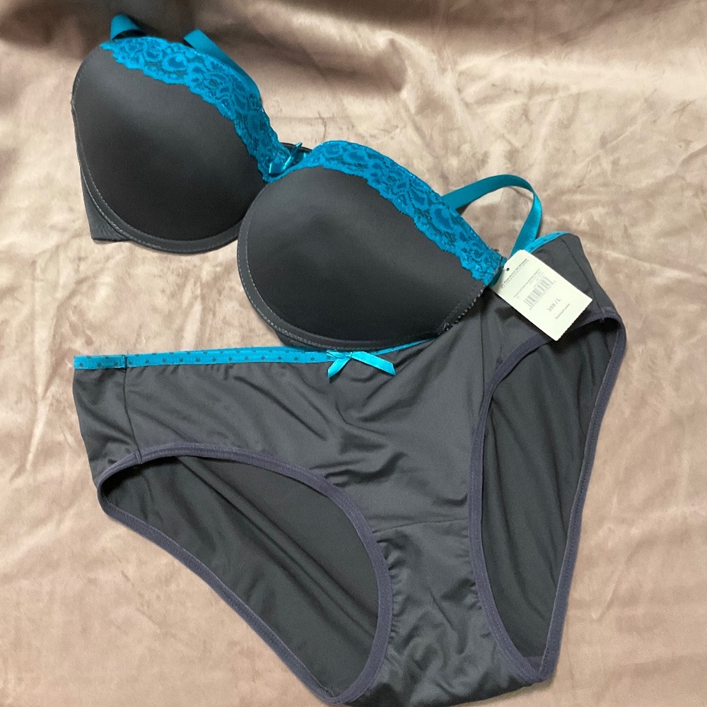 New Simply Basic Bra and Panty Set 38B/L